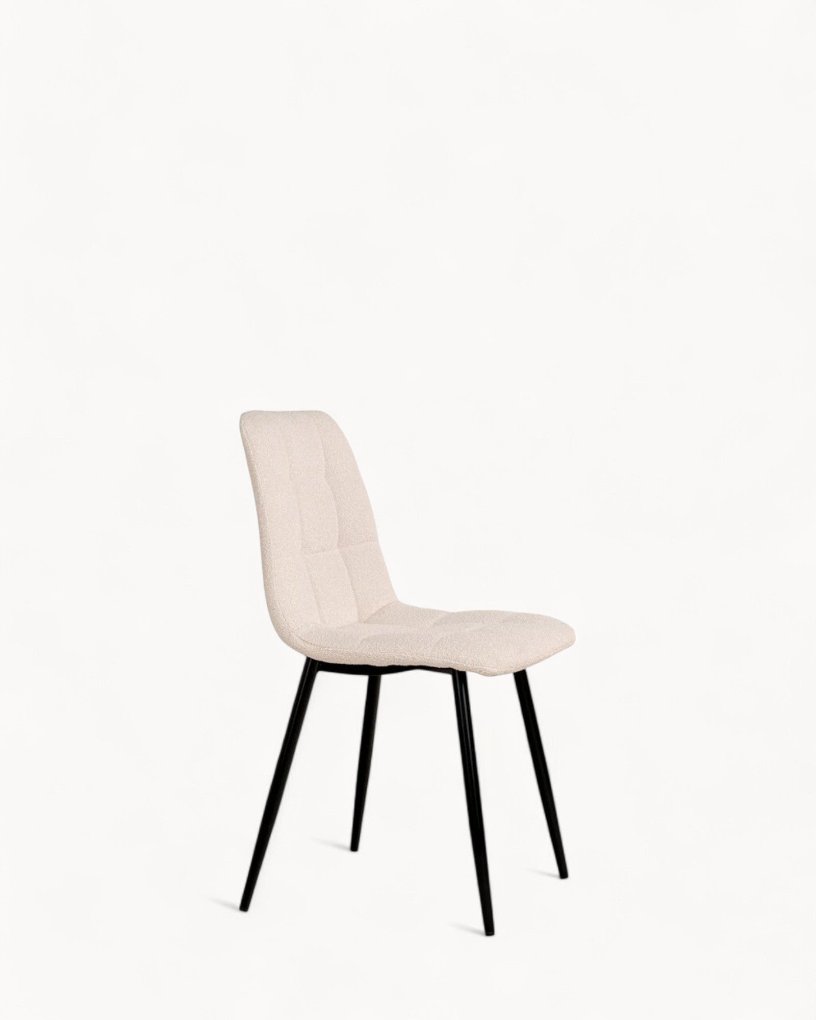 Middelfart Esszimmerstuhl – Weißes Bouclé mit schwarzen Beinen, 2er-Set