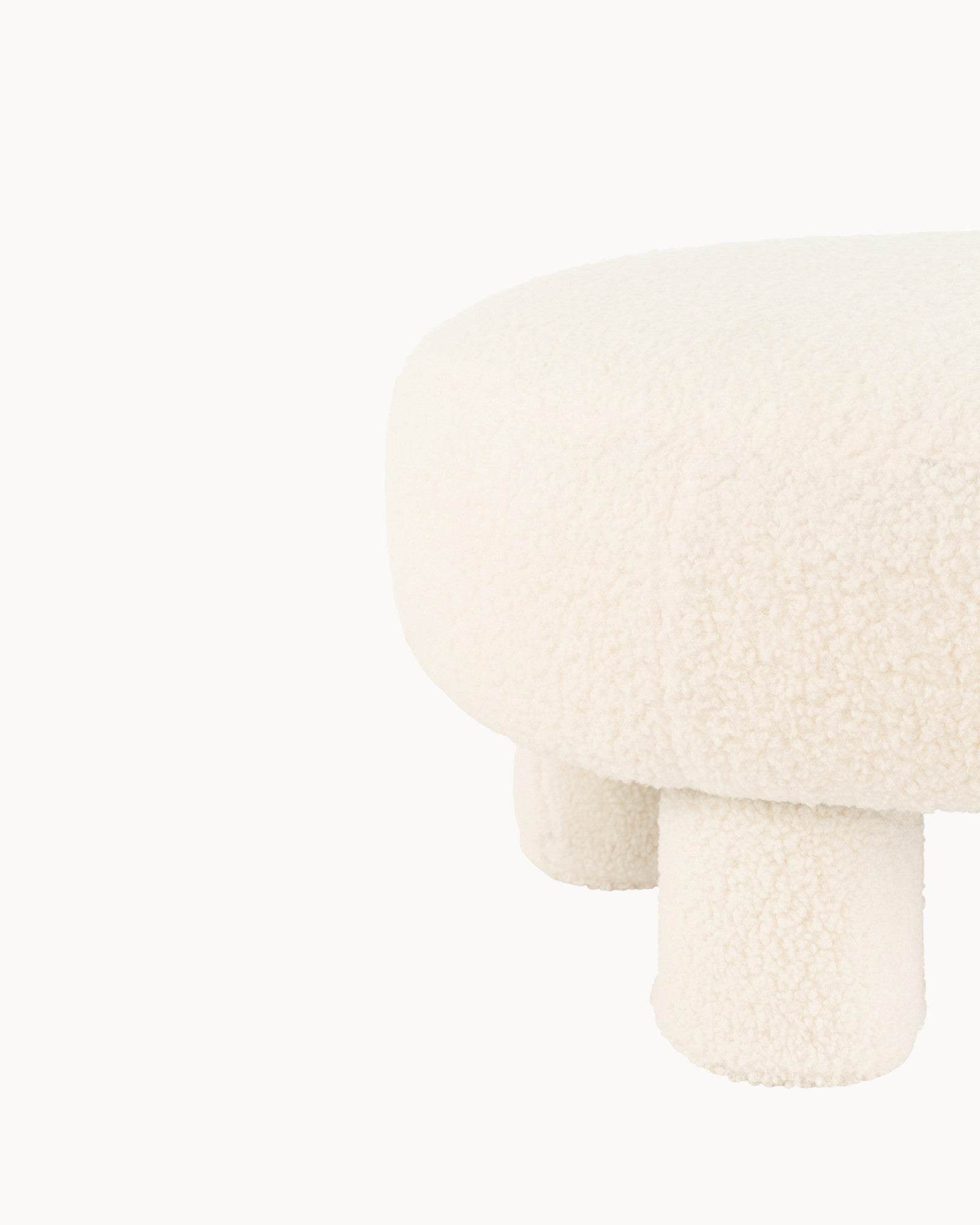 Teddy Charm Pouf – Weiß, Textil, Ø 52 cm x H 28 cm