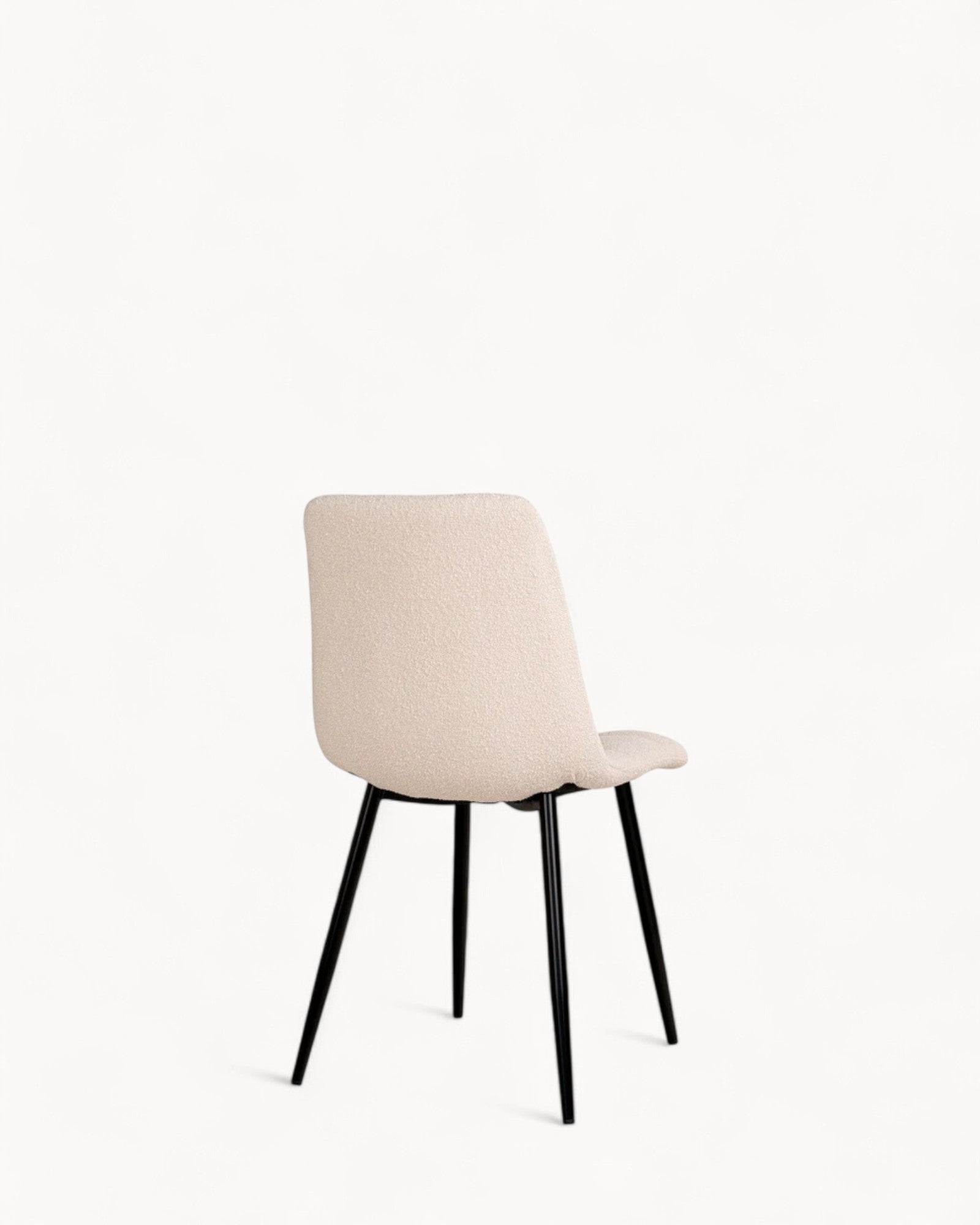 Middelfart Esszimmerstuhl – Weißes Bouclé mit schwarzen Beinen, 2er-Set