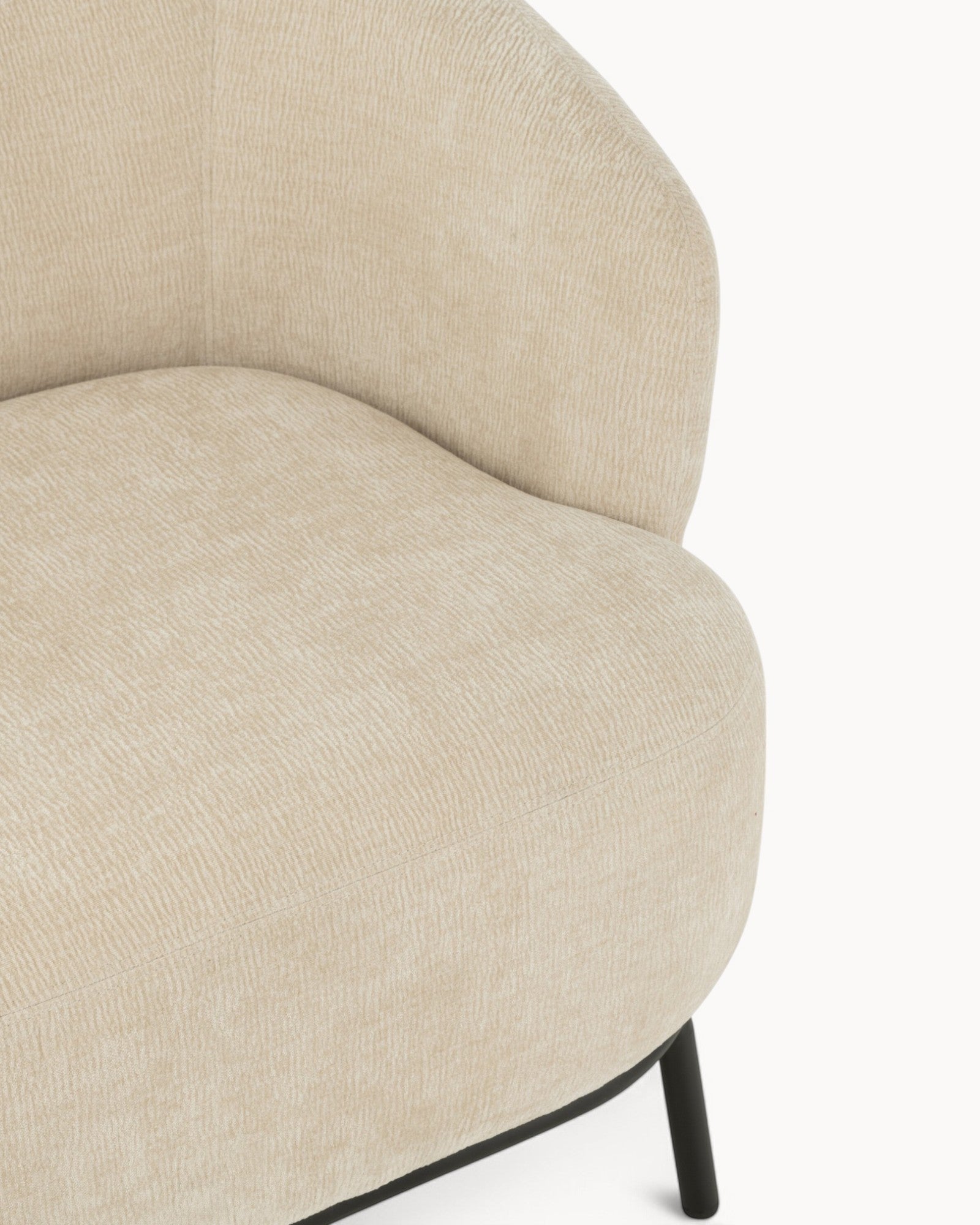 J-Line – Lounge-Sessel Mars – Beige, Holz & Schaumstoff, 76 cm hoch