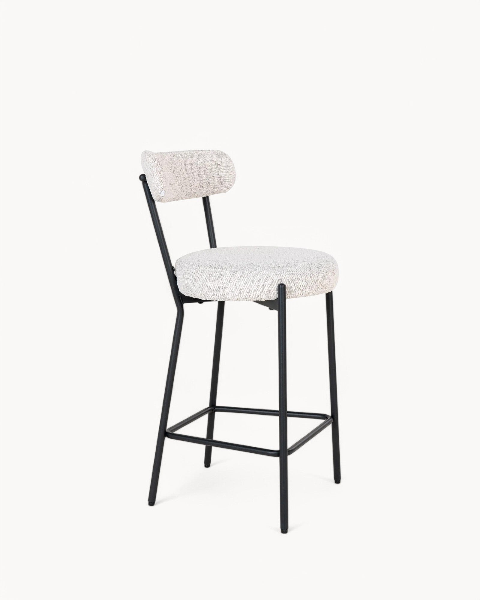 Badalona Counter Chair – Weißes Bouclé mit schwarzen Beinen, 65 cm Sitzhöhe