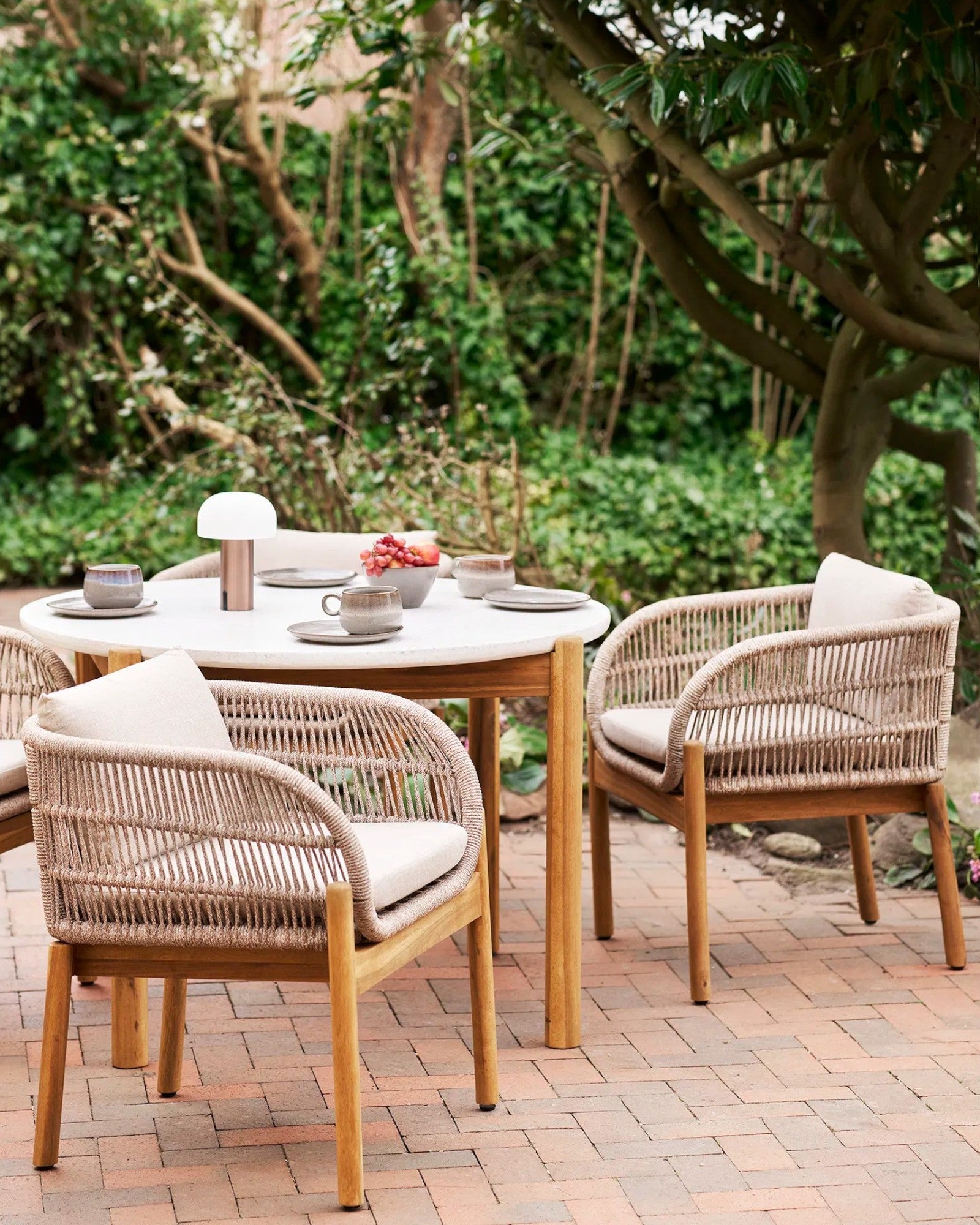 Soham LED-Lampe – Wiederaufladbar – Weiß/Kupfer – Metall-Tischlampe