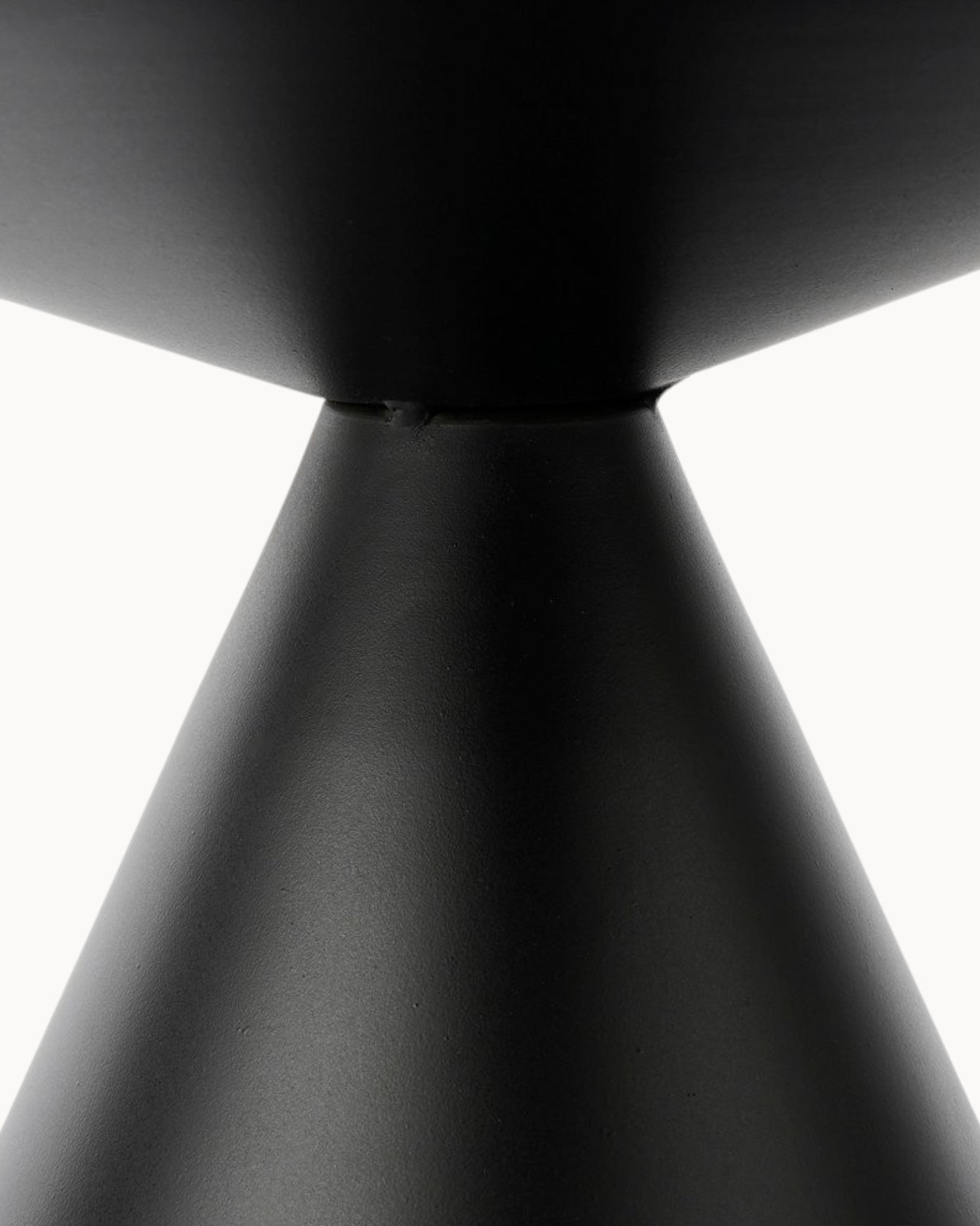 Mica Decorations – Beistelltisch Schwarz – Metall Ø60 x H42 cm