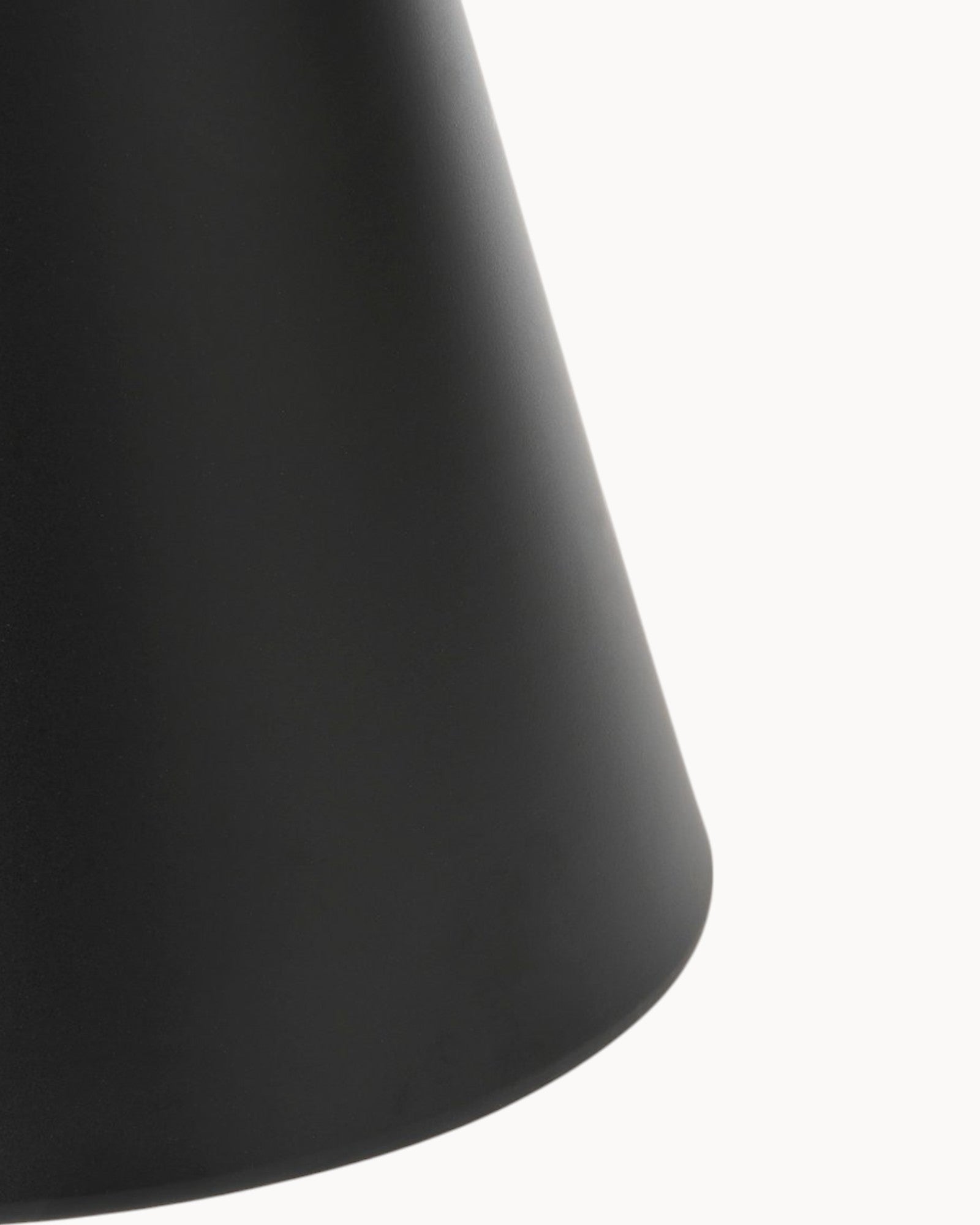 Mica Decorations – Beistelltisch Schwarz – Metall Ø60 x H42 cm