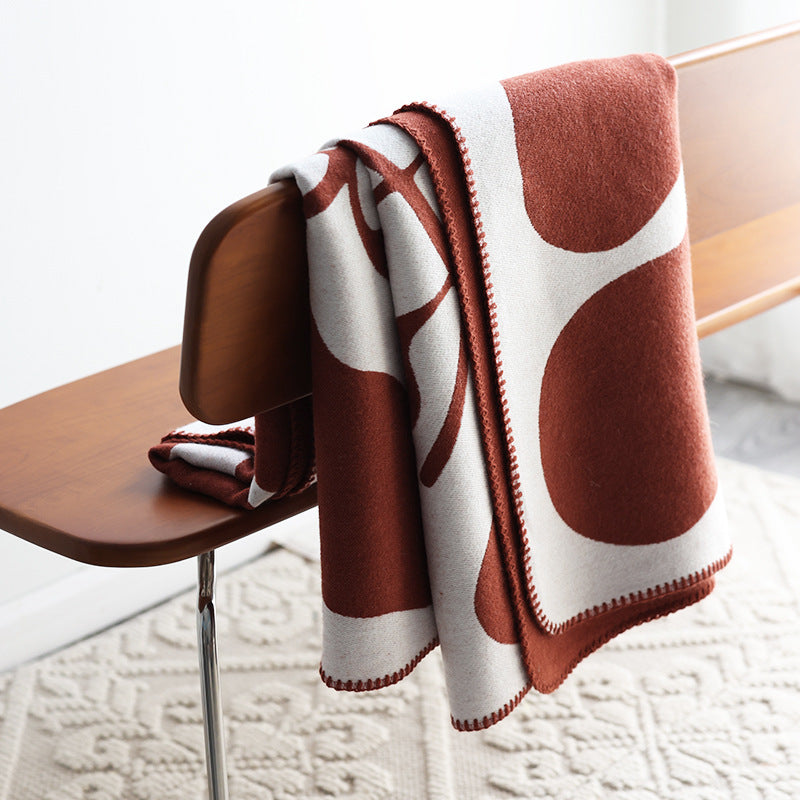 Jacquard Wohndecke in Cashmere-Optik – Weiche Strickdecke im nordischen Stil