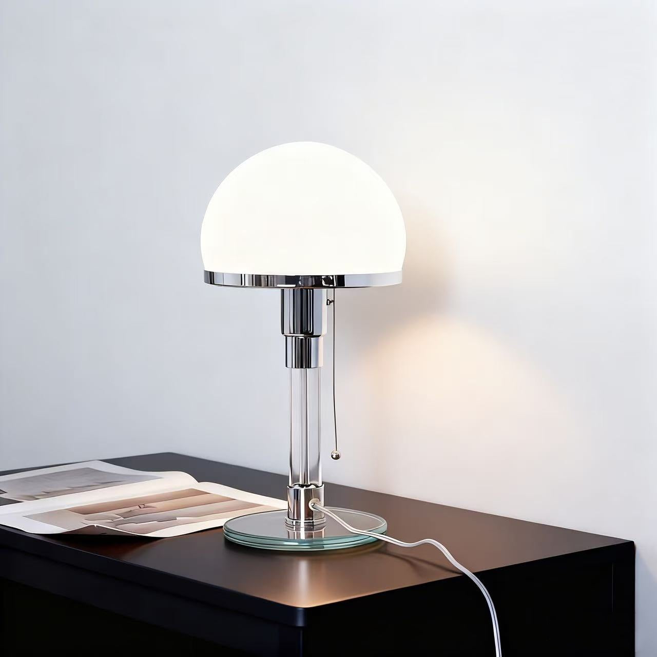 Bauhaus Tischlampe mit Zugschalter – Glaslampe im modernen Design