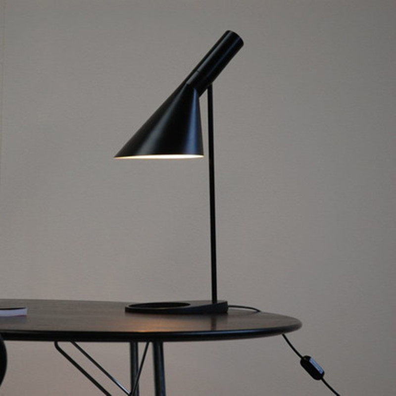 Nordische LED-Stehlampe mit Augenschutz