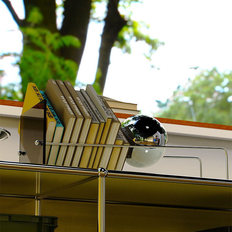 Moderne Designer Buchstütze im geometrischen Stil