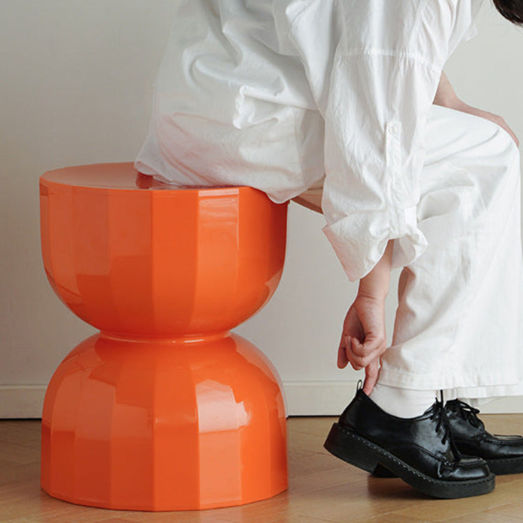 Multifunktionaler Sanduhr-Hocker und Beistelltisch