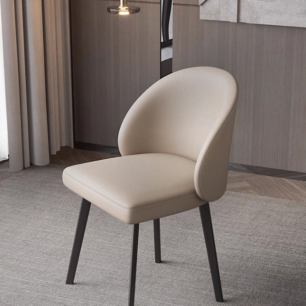 Minimalistischer Esszimmerstuhl im italienischen Creme-Stil