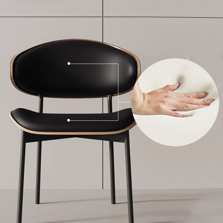 Eleganter italienischer Esszimmerstuhl aus Massivholz