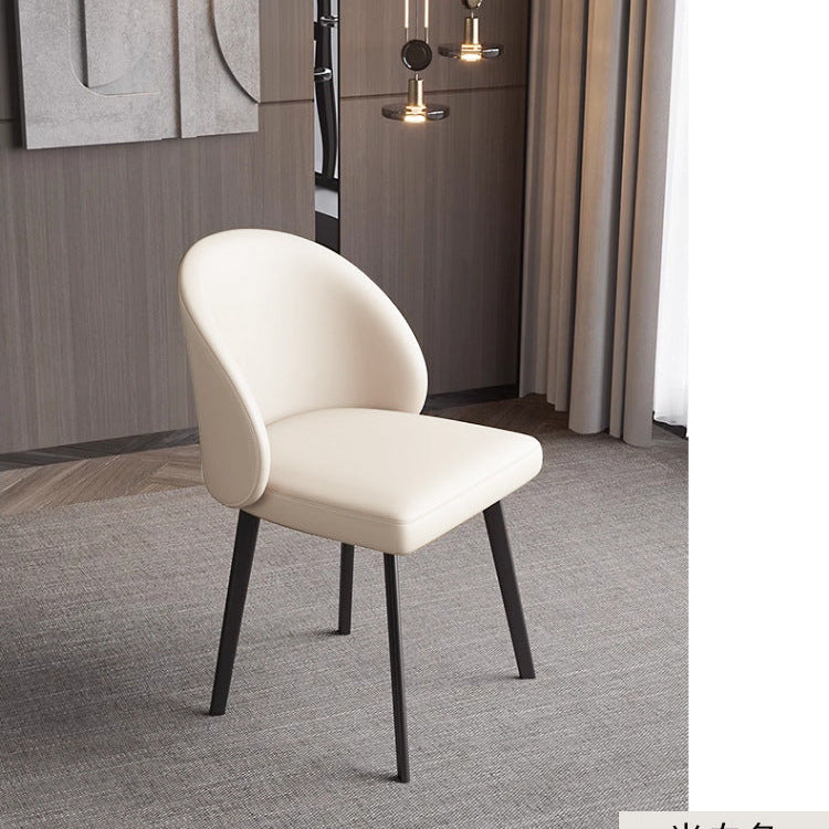 Minimalistischer Esszimmerstuhl im italienischen Creme-Stil