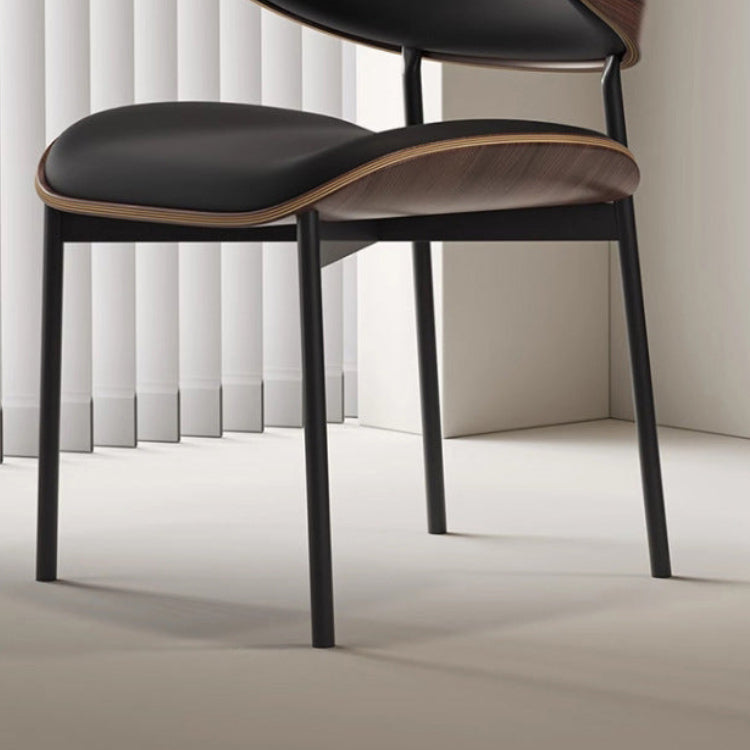 Eleganter italienischer Esszimmerstuhl aus Massivholz