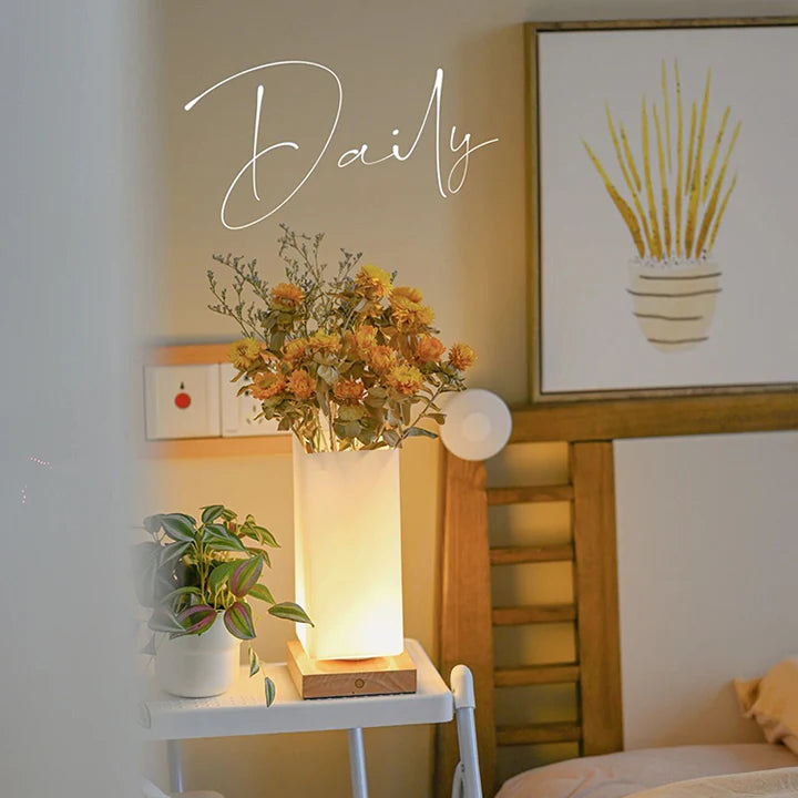 Tischlampe – Handgefertigt, Blumen-Design, Stimmungsvolle Beleuchtung, Nachhaltige Materialien, Vielseitige Platzierung, Natürliche Eleganz