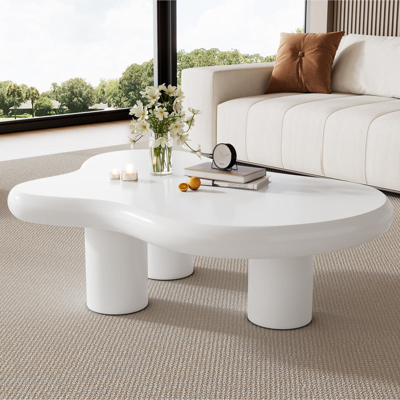 Moderner Couchtisch in Wolkenform