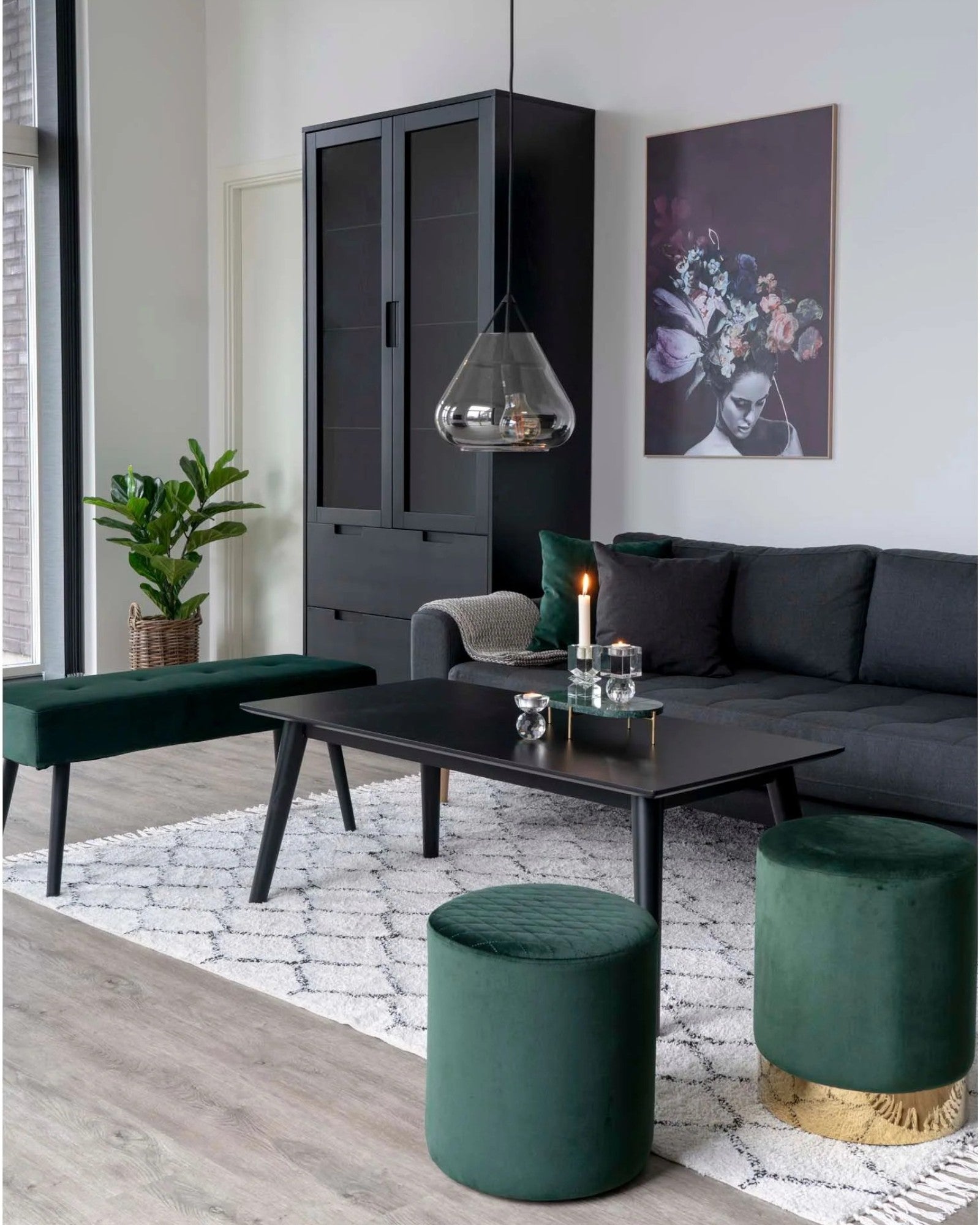 Ejby Pouf – Rund – Dunkelgrüner Samt – Sitzhocker 34x36 cm