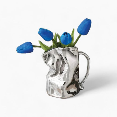 Gefaltete Kaffeetasse Vase
