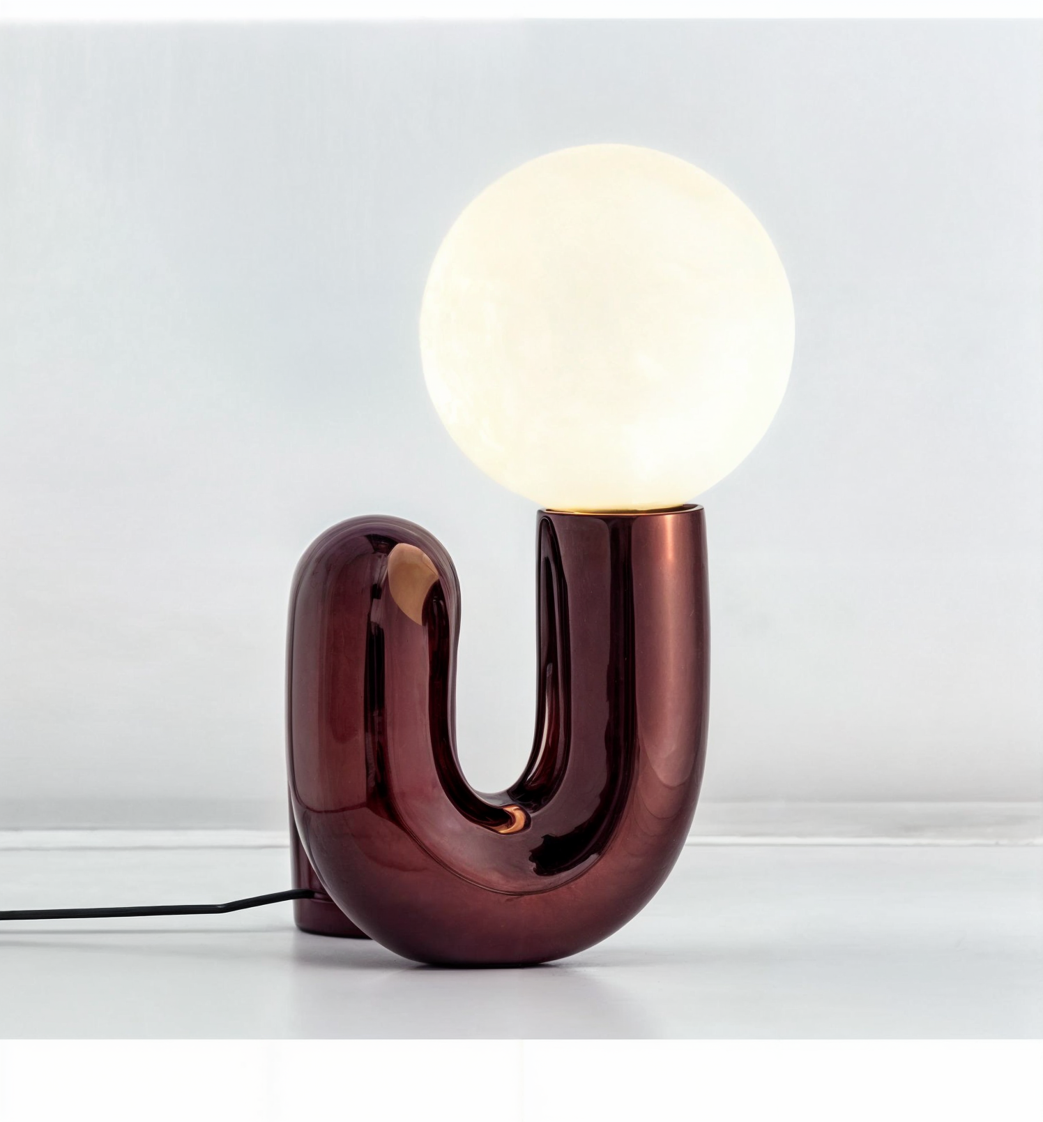 Moderne Tischlampe, LED, mattierter Glasschirm, gebürstetes Nickel, energiesparend