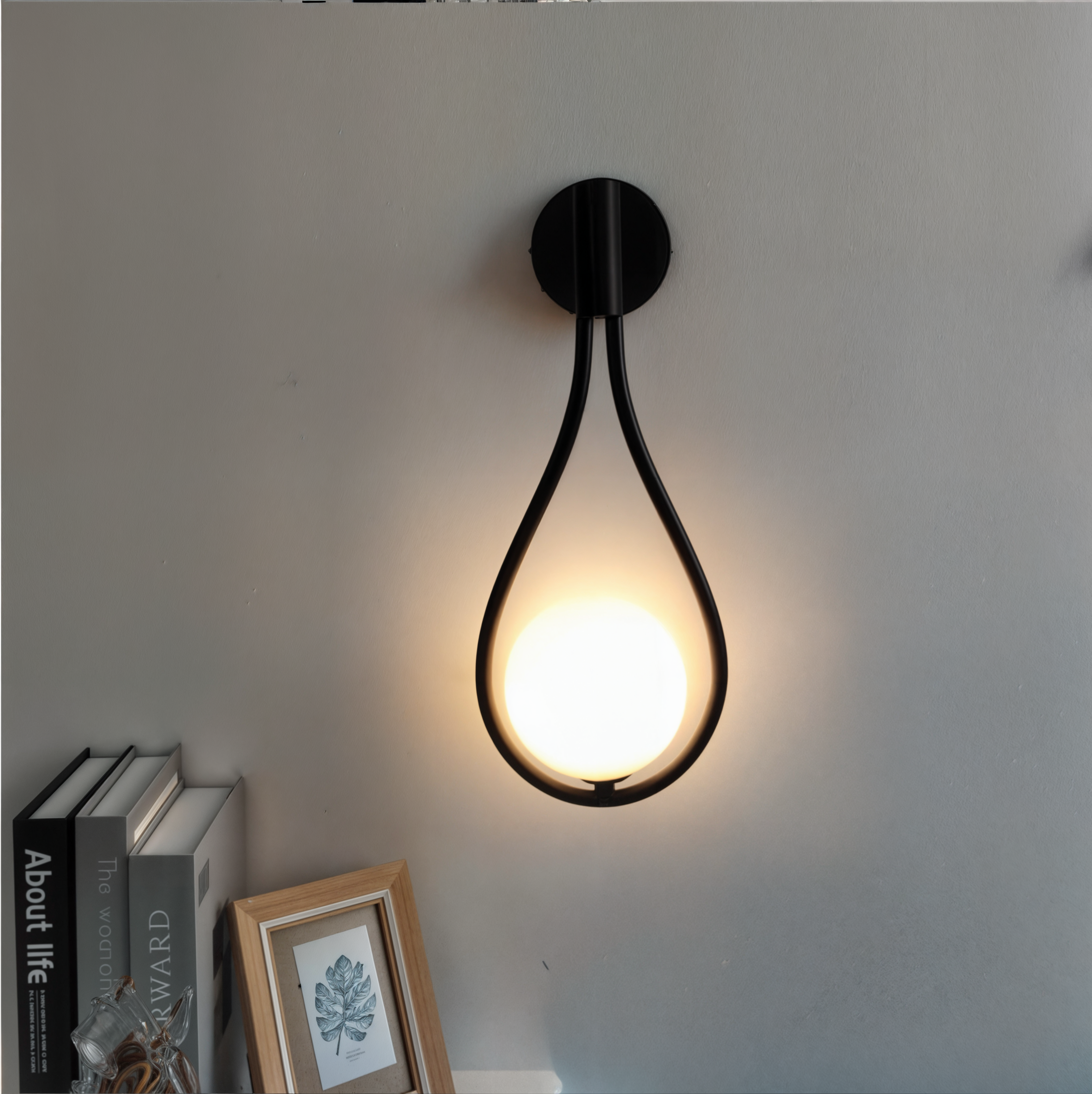 Moderne nordische Wandleuchte, Schwarz/Gold, G4 LED, Eisen+Glas, Up/Down