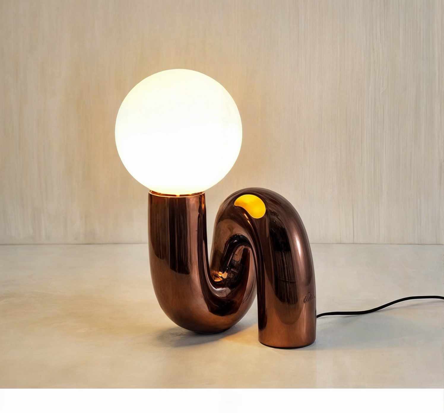 Moderne Tischlampe, LED, mattierter Glasschirm, gebürstetes Nickel, energiesparend
