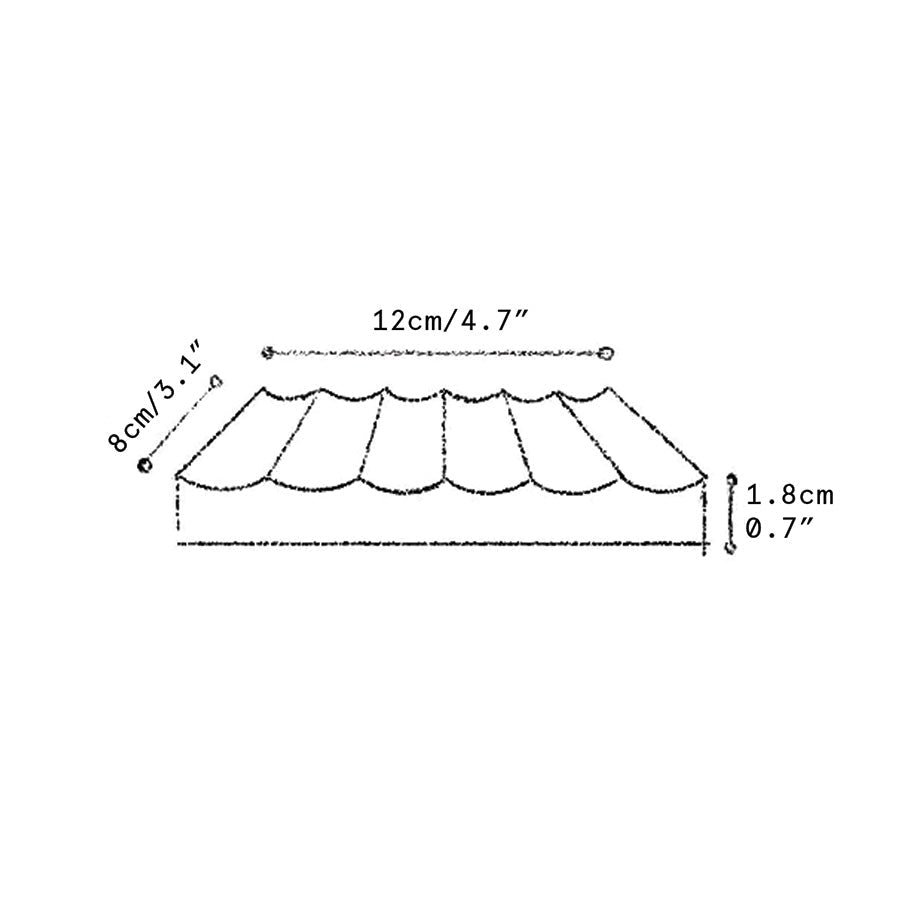 Tablett aus geriffeltem Stein