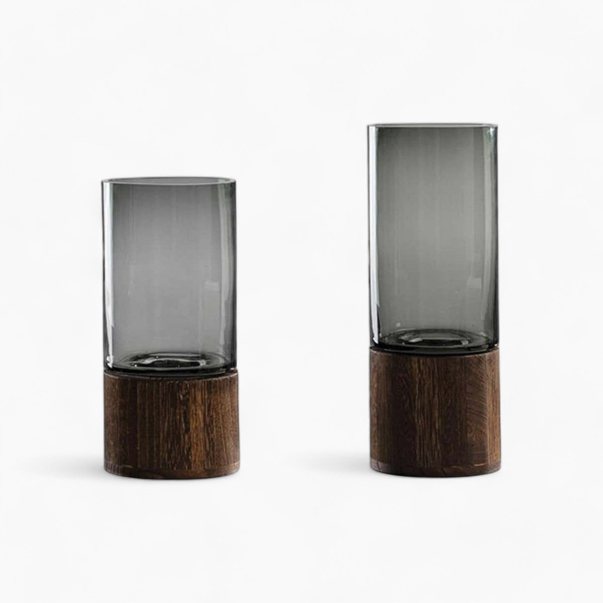 Blumenvase aus Glas und Holz