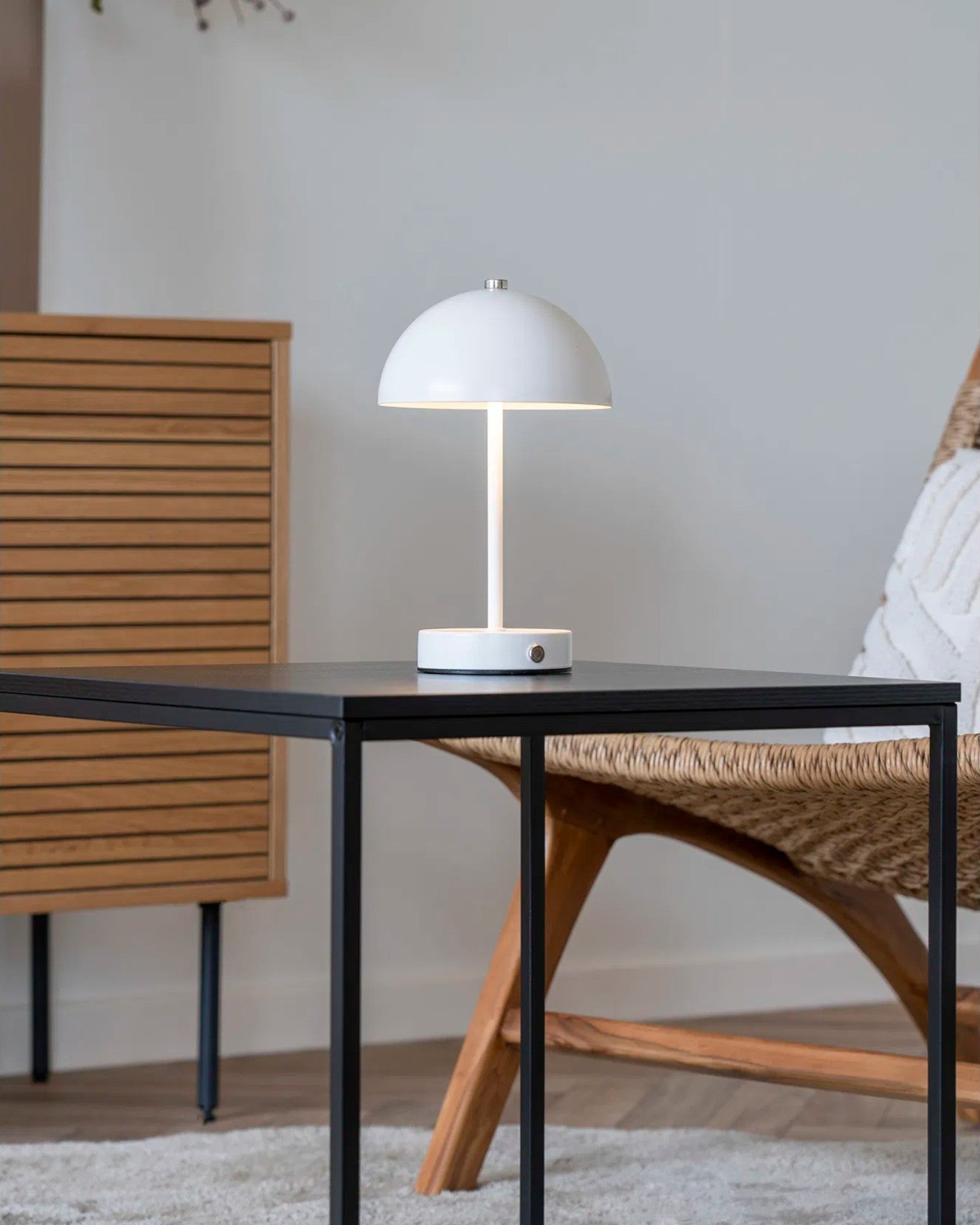 House Nordic – Holt LED-Tischlampe, wiederaufladbar, Stahl, Weiß