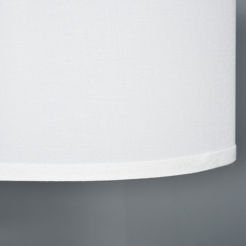 Moderne Stehlampe mit Stoffschirm und stabilem Metallgestell für Wohnräume
