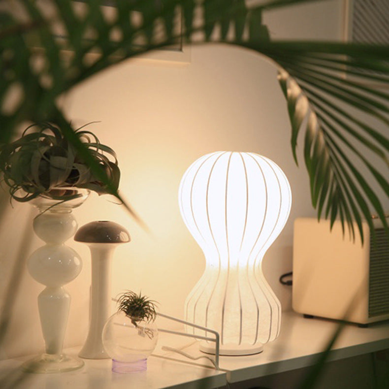 Wabi-Sabi Tischlampe im Pilzdesign aus Stoff