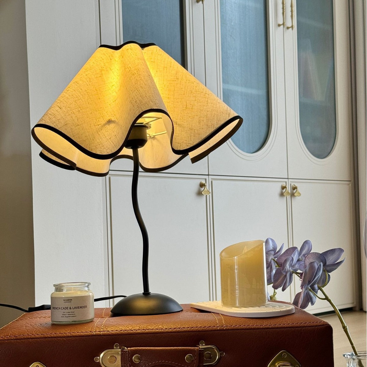 Kreative Blütenblatt-Atmosphäre Nachttischlampe