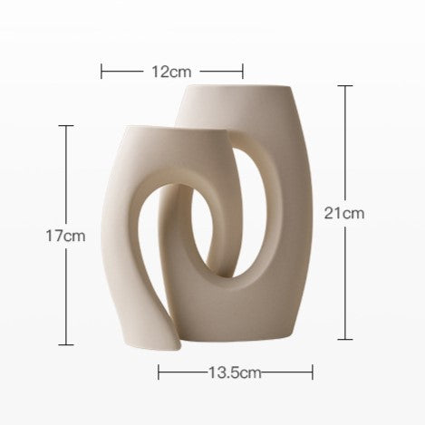 Moderne Keramikvase mit Durchbruch-Design – Skulpturale Vase im Wabi-Sabi Stil