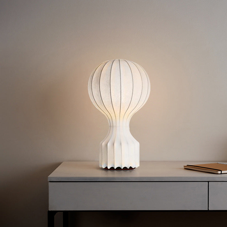 Wabi-Sabi Tischlampe im Pilzdesign aus Stoff