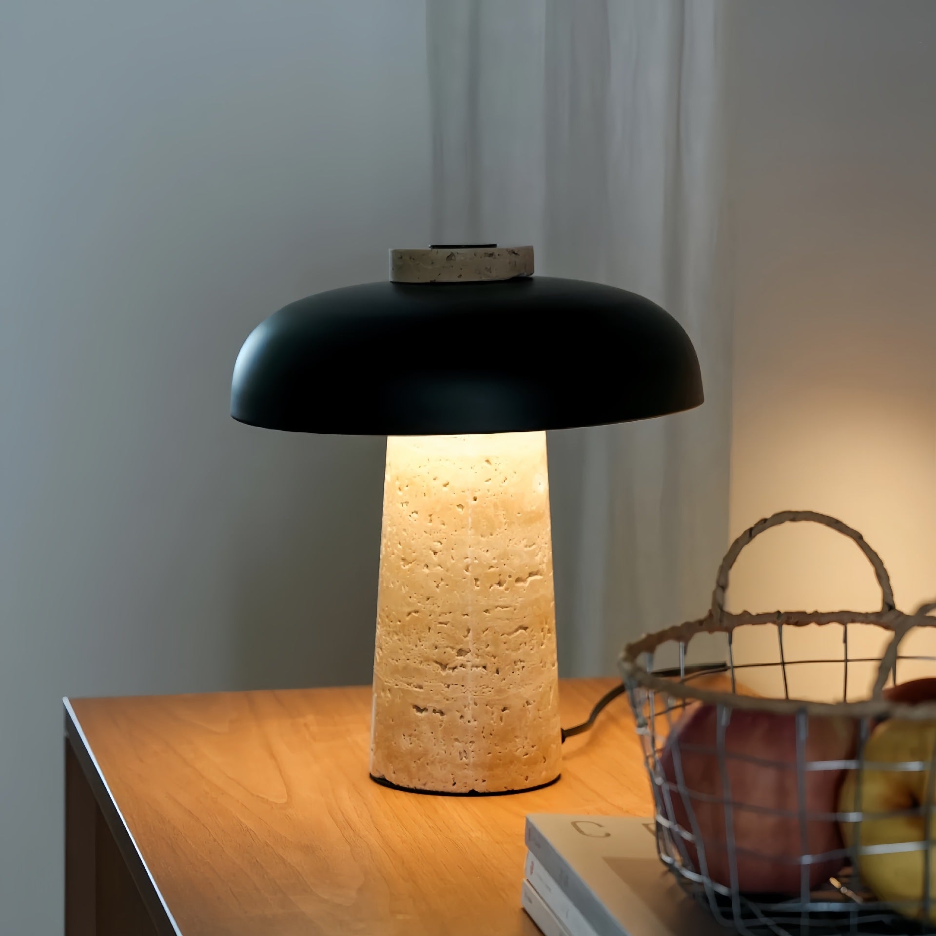 Tragbare Nachttischlampe aus Travertin-Pilz