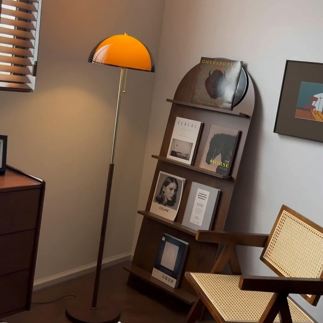 Vintage Stehlampe im Mushroom Design mit warmem Licht