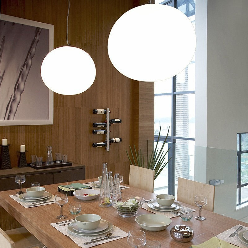 Moderne Glas Pendelleuchte – Kugelförmige Hängelampe in Weiß mit warmweißem LED-Licht