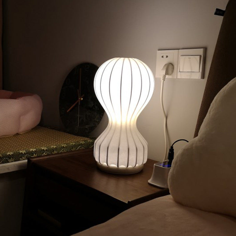Wabi-Sabi Tischlampe im Pilzdesign aus Stoff