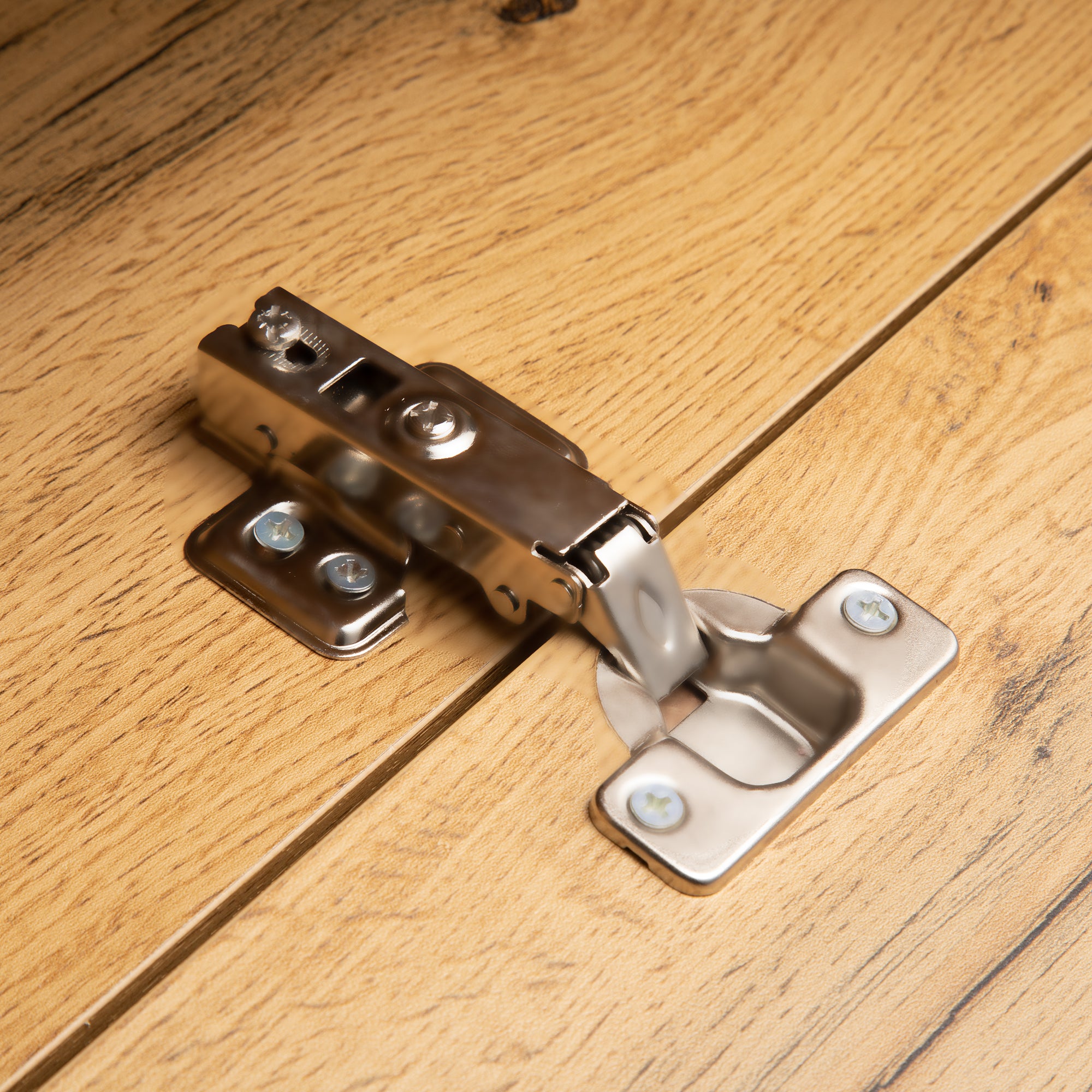 Moderner TV-Schrank mit Colorblocking-Design