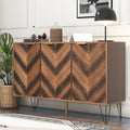 Exklusives Sideboard mit Chevron-Holzdesign und goldenen Details