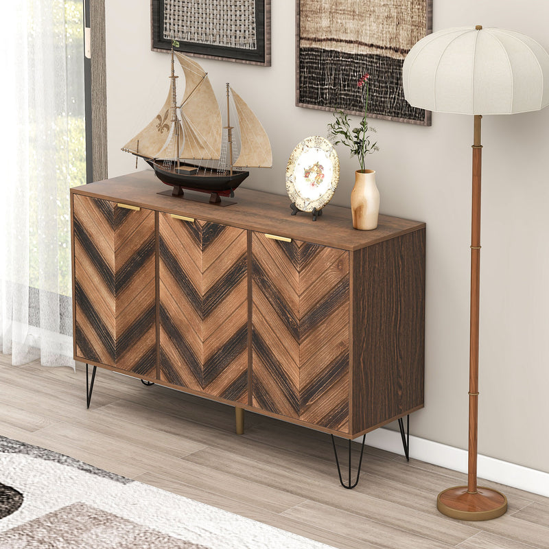 Exklusives Sideboard mit Chevron-Holzdesign und goldenen Details