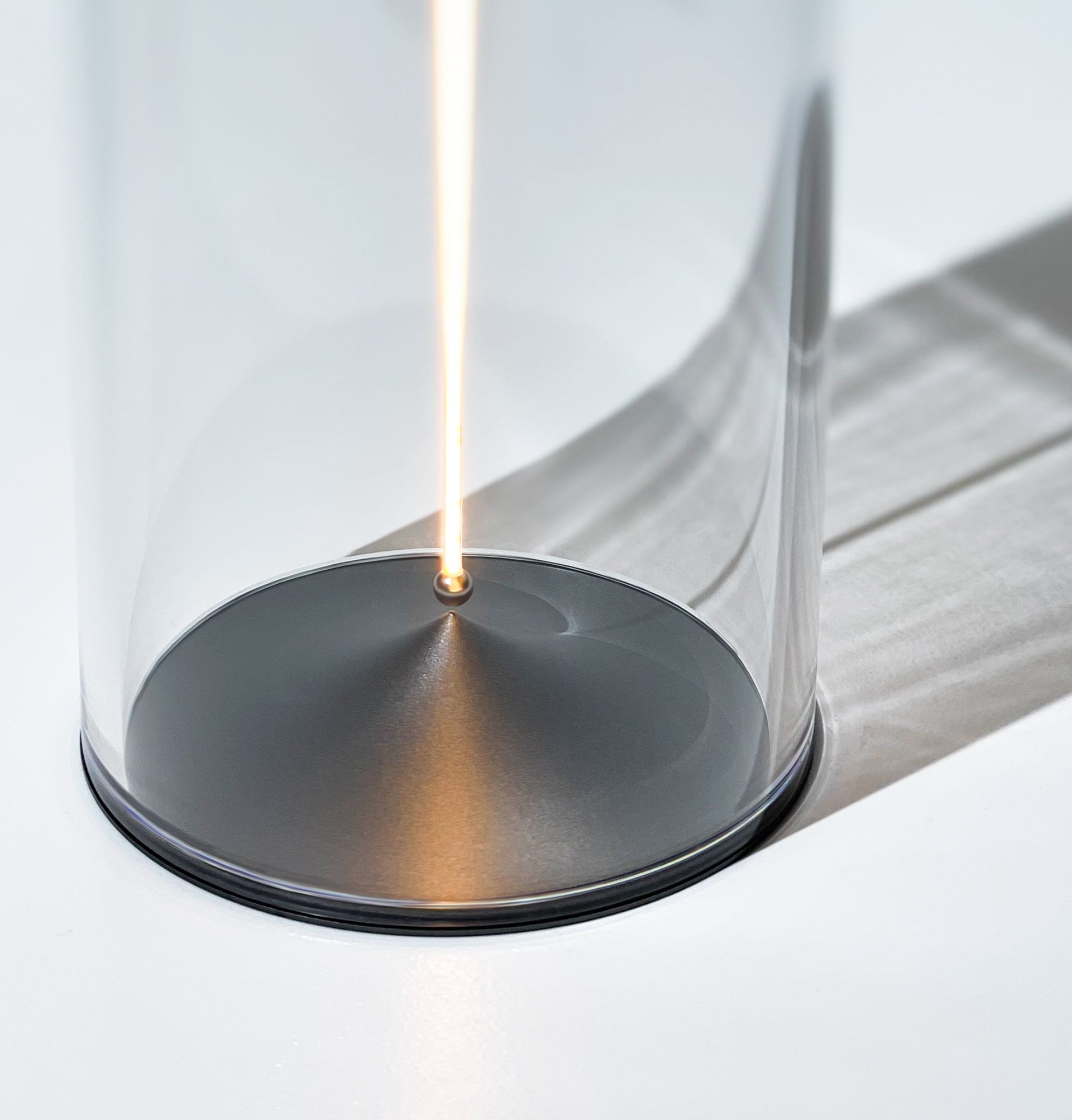 Zylinder mit magnetischer Lichtleiste