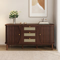 Modernes Sideboard mit Rattan-Details und Schiebetüren
