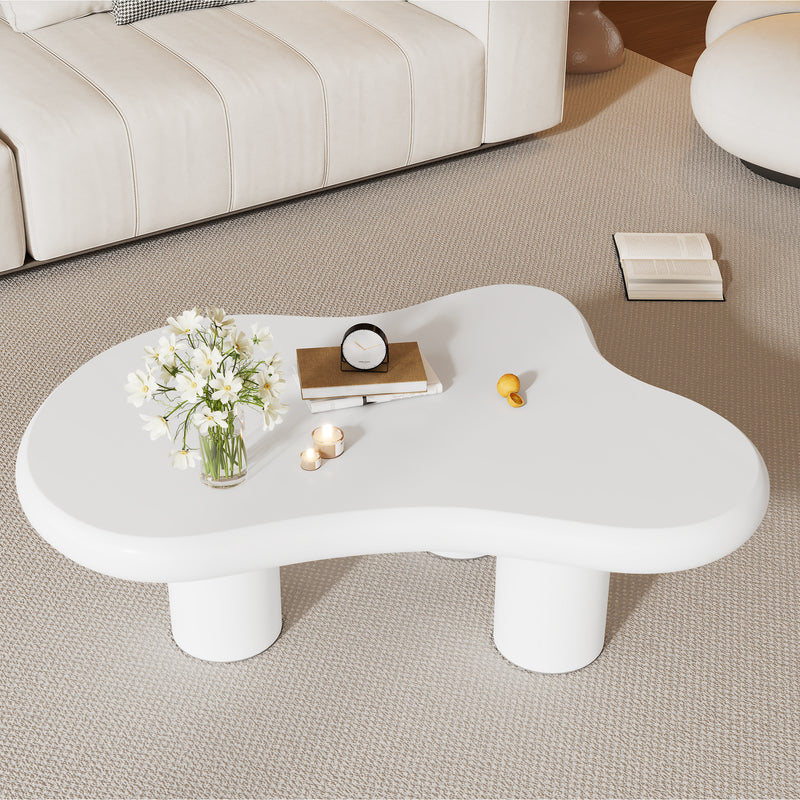 Moderner Couchtisch in Wolkenform