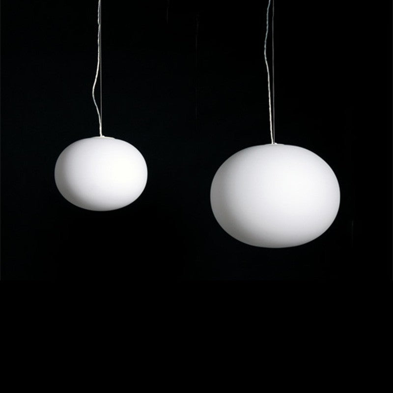 Moderne Glas Pendelleuchte – Kugelförmige Hängelampe in Weiß mit warmweißem LED-Licht