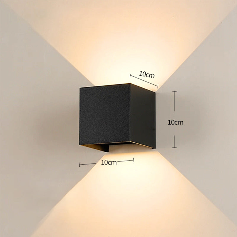 Moderne LED Wandleuchte für Innen- und Außenbereiche