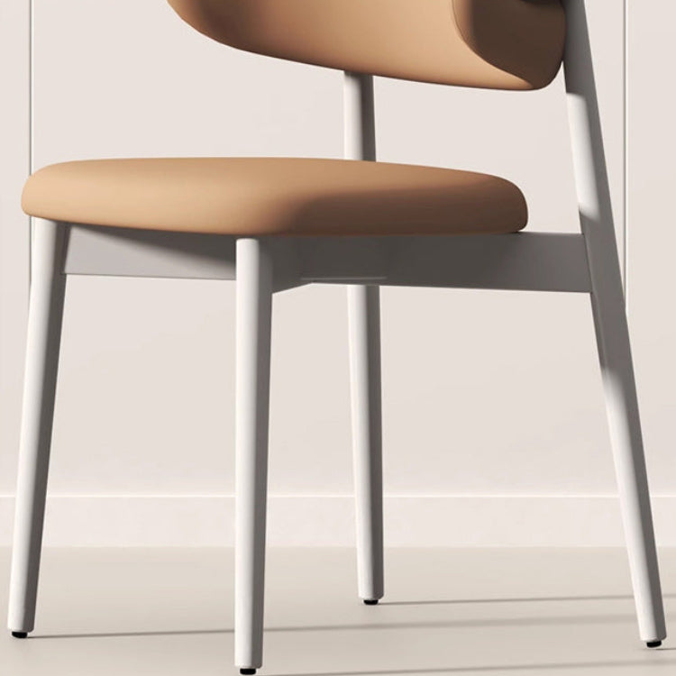 Minimalistischer, hochwertiger Esszimmerstuhl mit Rückenlehne