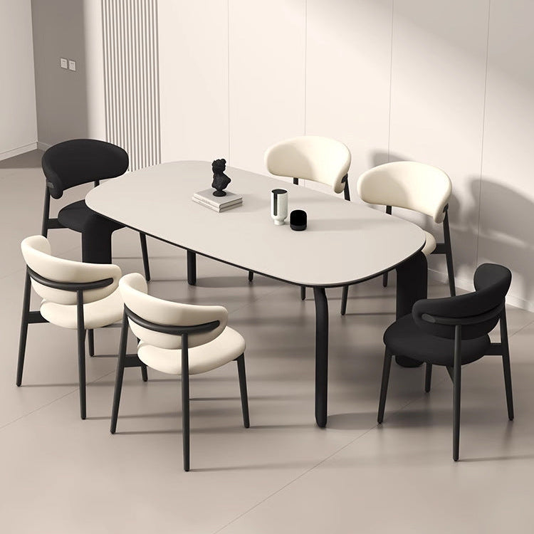 Minimalistischer, hochwertiger Esszimmerstuhl mit Rückenlehne