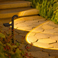 Moderne Solar-Gartenleuchte mit Erdspieß