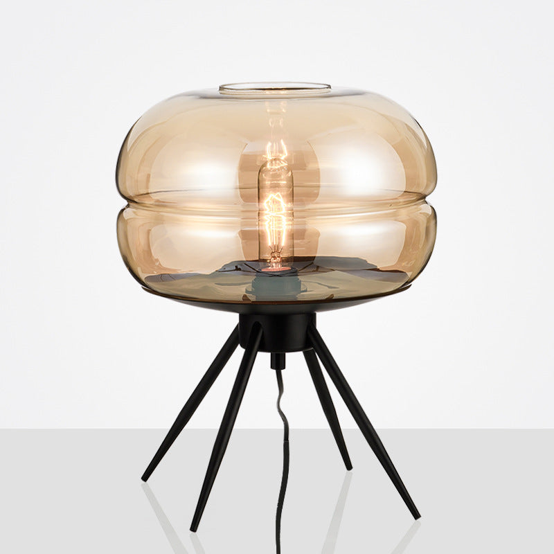Moderne Designer Tischlampe mit Glas-Schirm im skandinavischen Stil