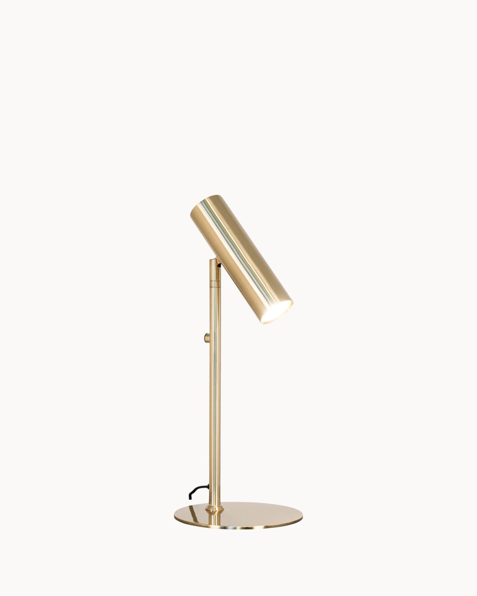 Tischlampe Paris – Stahl in Messingoptik, 47 cm hoch