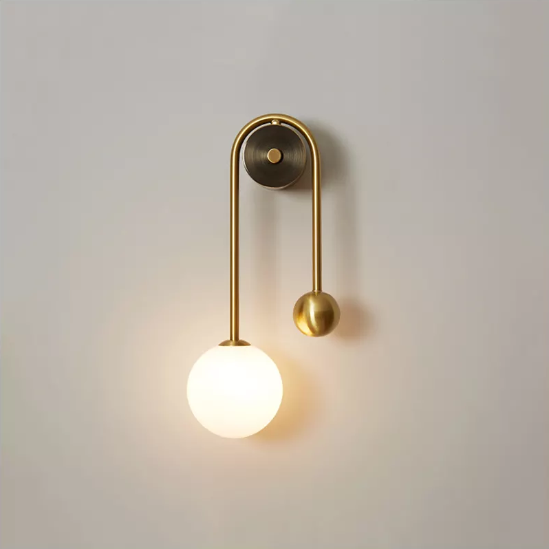 Nordic Gold Wall Sconces - Elegantes Gold und weißes Glas, G9 LED-Lampen, gebürstetes Messing, Wandmontage